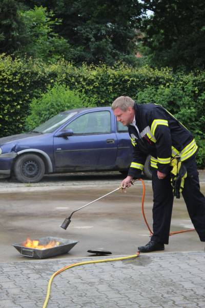 Senioren-Union zu Gast bei der Beelener-Feuerwehr - Carsten Brinkkemper entfacht das Feuer