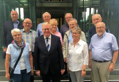 Senioren Union zu Besuch in der Bundes-Hauptstadt - Die Beelener-Reisegruppe mit ihrem Bundestagsabgeordneten Reinhold Sendker