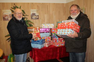 Weihnachtspäckchen  - 105 Weihnachtspäckchen wurden in Beelen gesammelt und gehen für bedürftige Kinder nach Rumänien